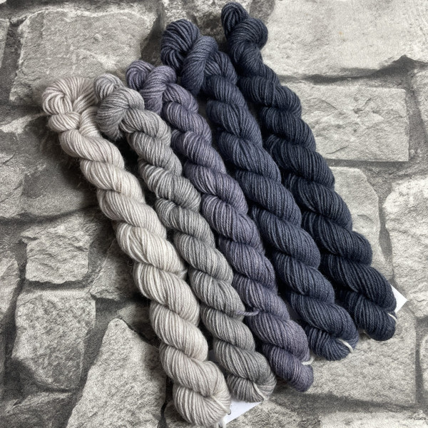 Hangefärbte Wolle -  Minipack – 502. Hier online kaufen.