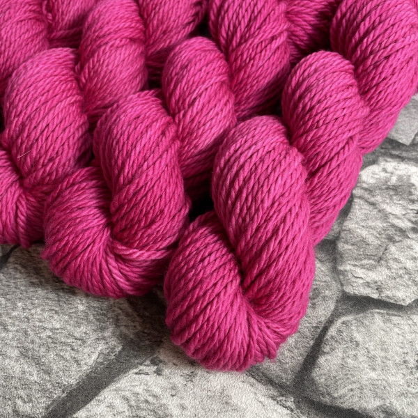 Hangefärbte Wolle -  Rose. Hier online kaufen.