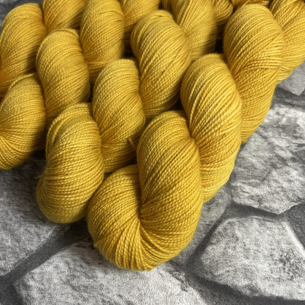 Hangefärbte Wolle -  Senta. Hier online kaufen.