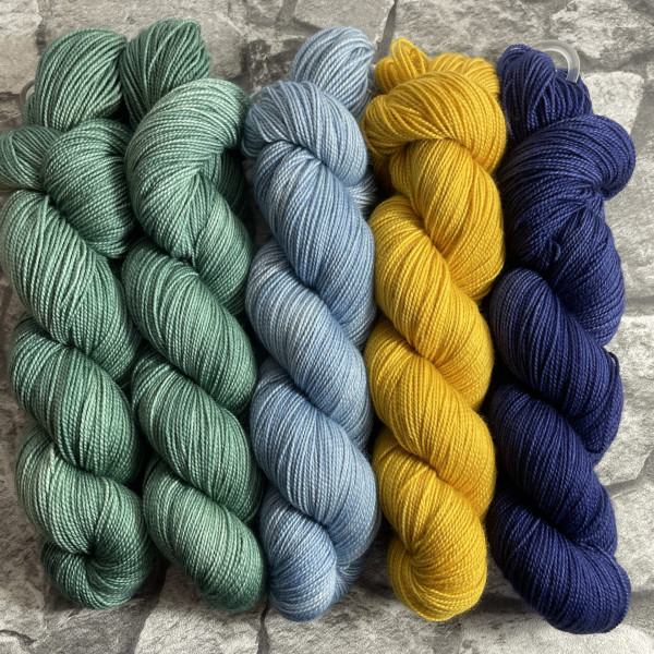 Hangefärbte Wolle -  Slipstravaganza – Kit 21. Hier online kaufen.