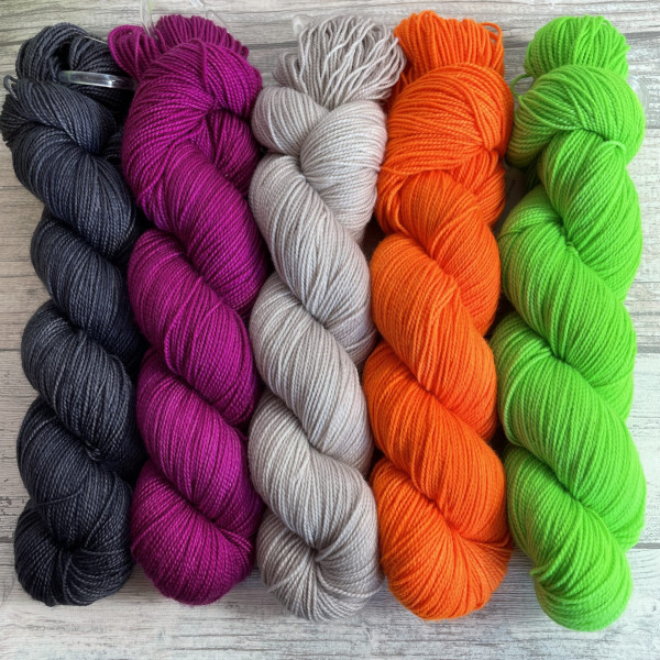 Hangefärbte Wolle -  Westknits MKAL21 – Kit 12. Hier online kaufen.