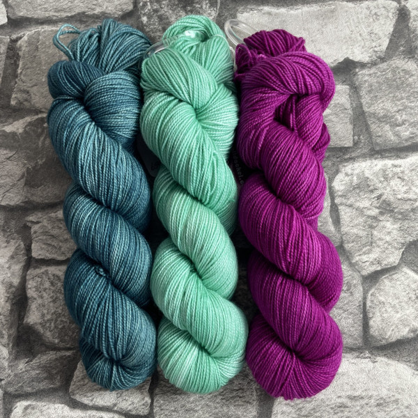 Hangefärbte Wolle -  Color Craving – Kit 22. Hier online kaufen.