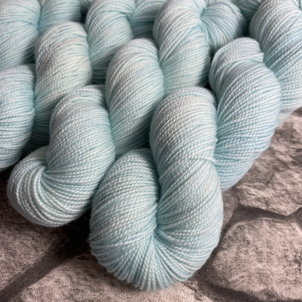 Hangefärbte Wolle -  Brix. Hier online kaufen.