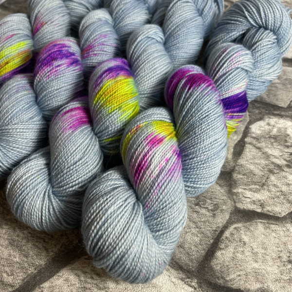Hangefärbte Wolle -  Keep on going. Hier online kaufen.